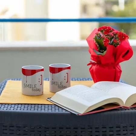 Txa Vi - Terrace With Sea View شقة